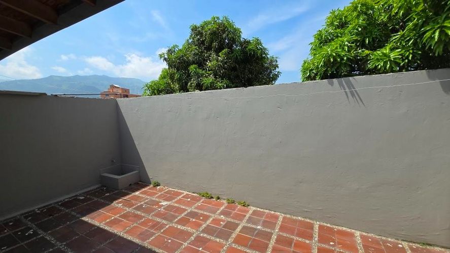 Casa de 5 alcobas en venta en Niquia, Bello, 270 m² · foto 11 de 24