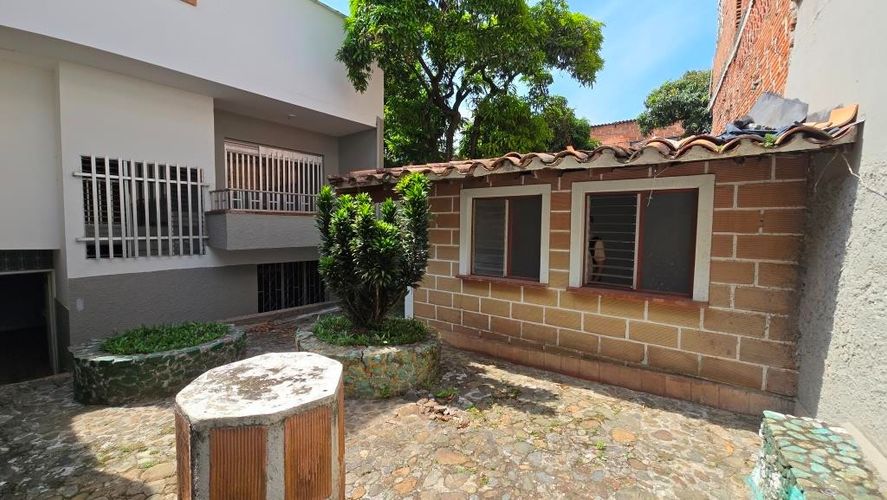 Casa de 5 alcobas en venta en Niquia, Bello, 270 m² · foto 3 de 24