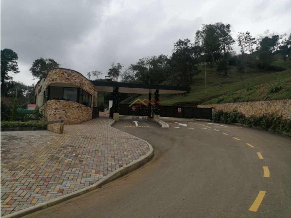 Lote en venta en Monta�Ez, Guarne, 1865 m² · foto 4 de 4