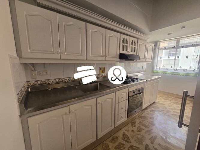 Apartamento de 4 alcobas en venta en Laureles, Medellín, 103 m² · foto 13 de 24