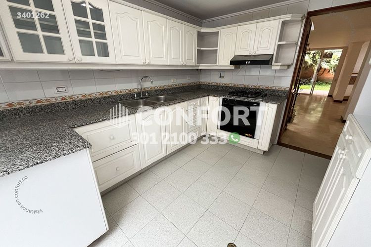 Casa de 3 alcobas en arriendo en Las Brujas, Envigado, 184 m² · foto 8 de 24