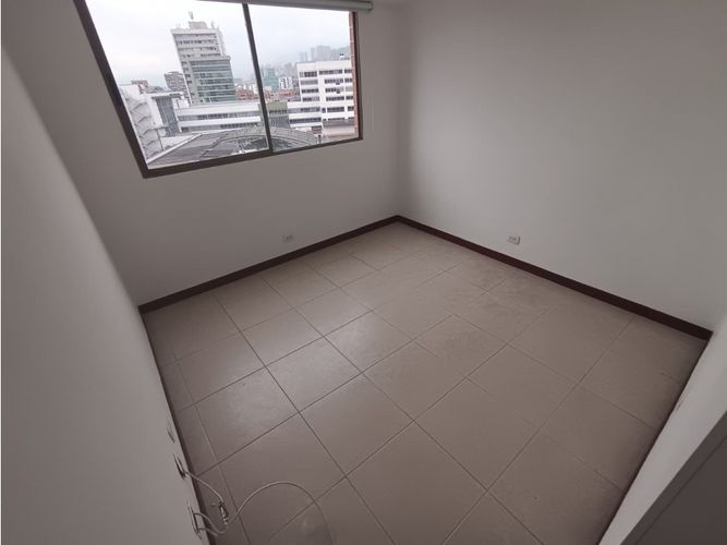 Apartamento de 2 alcobas en arriendo en Oviedo, Medellín, 104 m² · foto 2 de 13