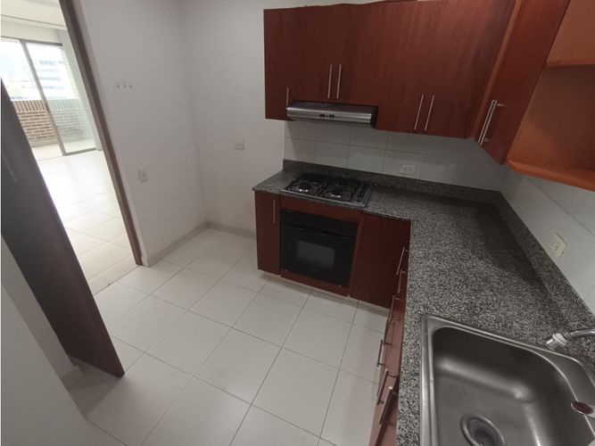 Apartamento de 2 alcobas en arriendo en Oviedo, Medellín, 104 m² · foto 4 de 13