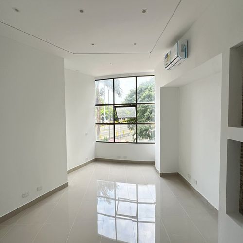 Consultorio en venta en Militar, Cali, 30 m² · foto 6 de 16