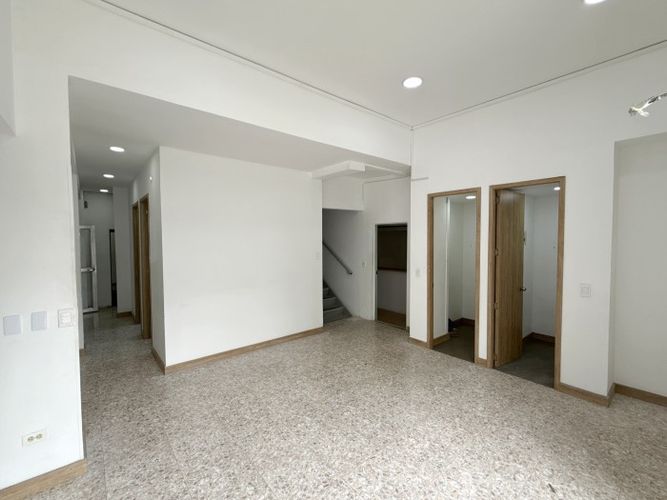 Local en arriendo en San Vicente, Cali, 324 m² · foto 6 de 24