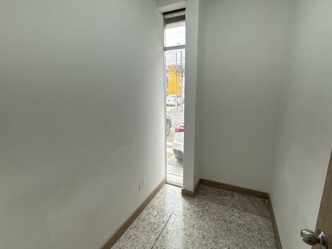 Local en arriendo en San Vicente, Cali, 324 m² · foto 9 de 24