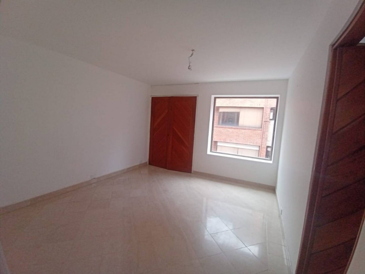 Apartamento en venta en La Carolina, Bogotá · foto 2 de 19