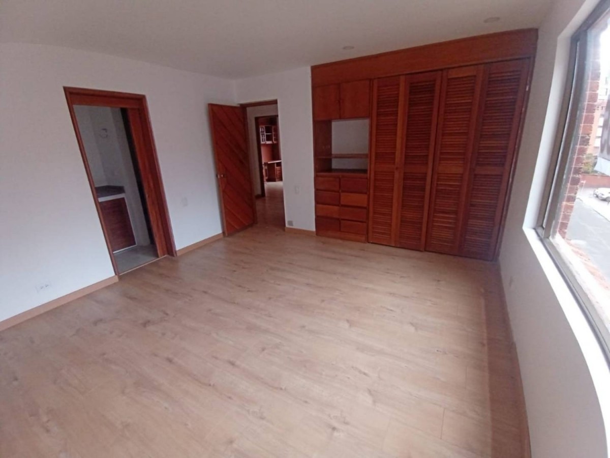 Apartamento en venta en La Carolina, Bogotá · foto 3 de 19