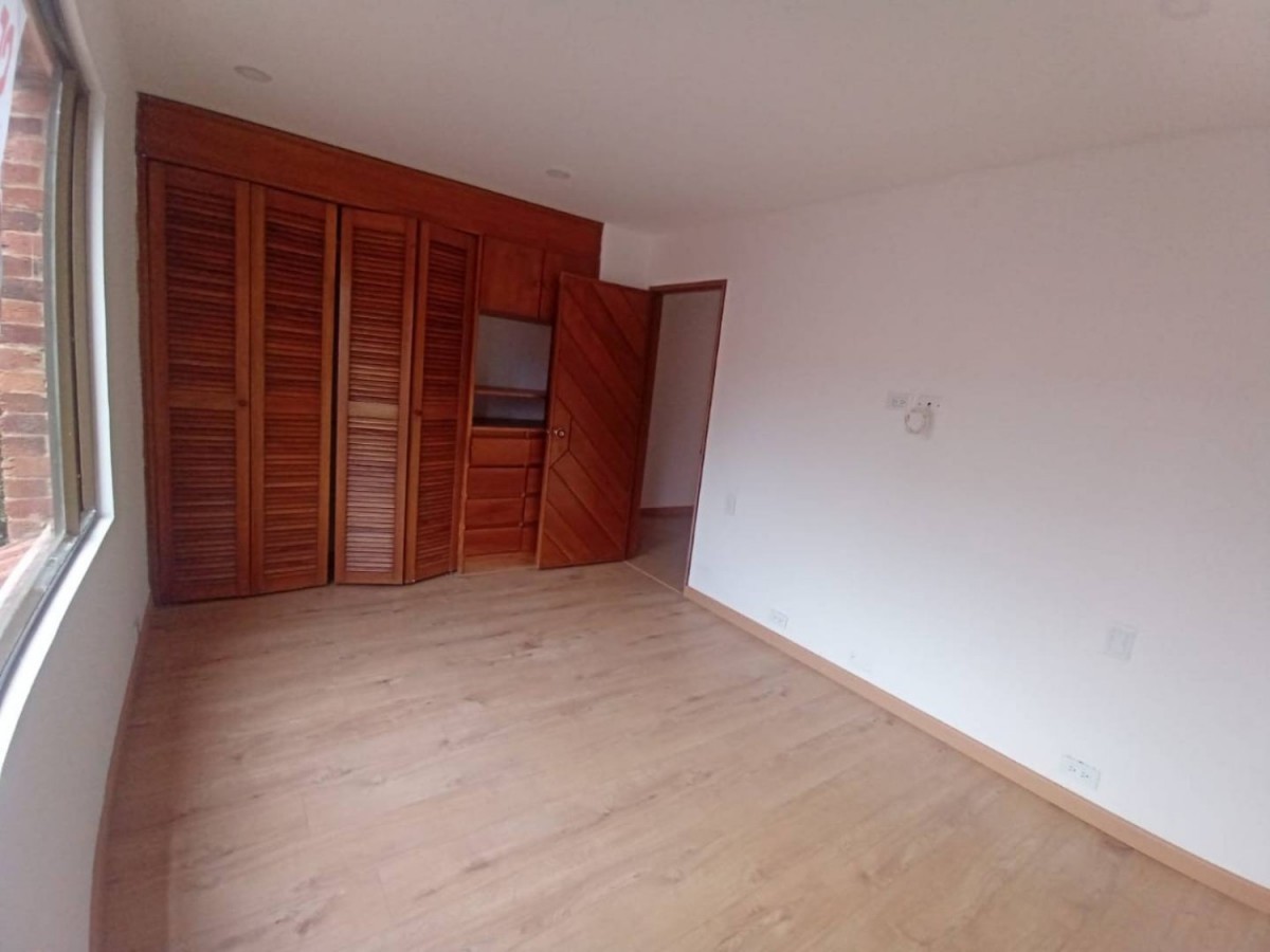 Apartamento en venta en La Carolina, Bogotá · foto 4 de 19
