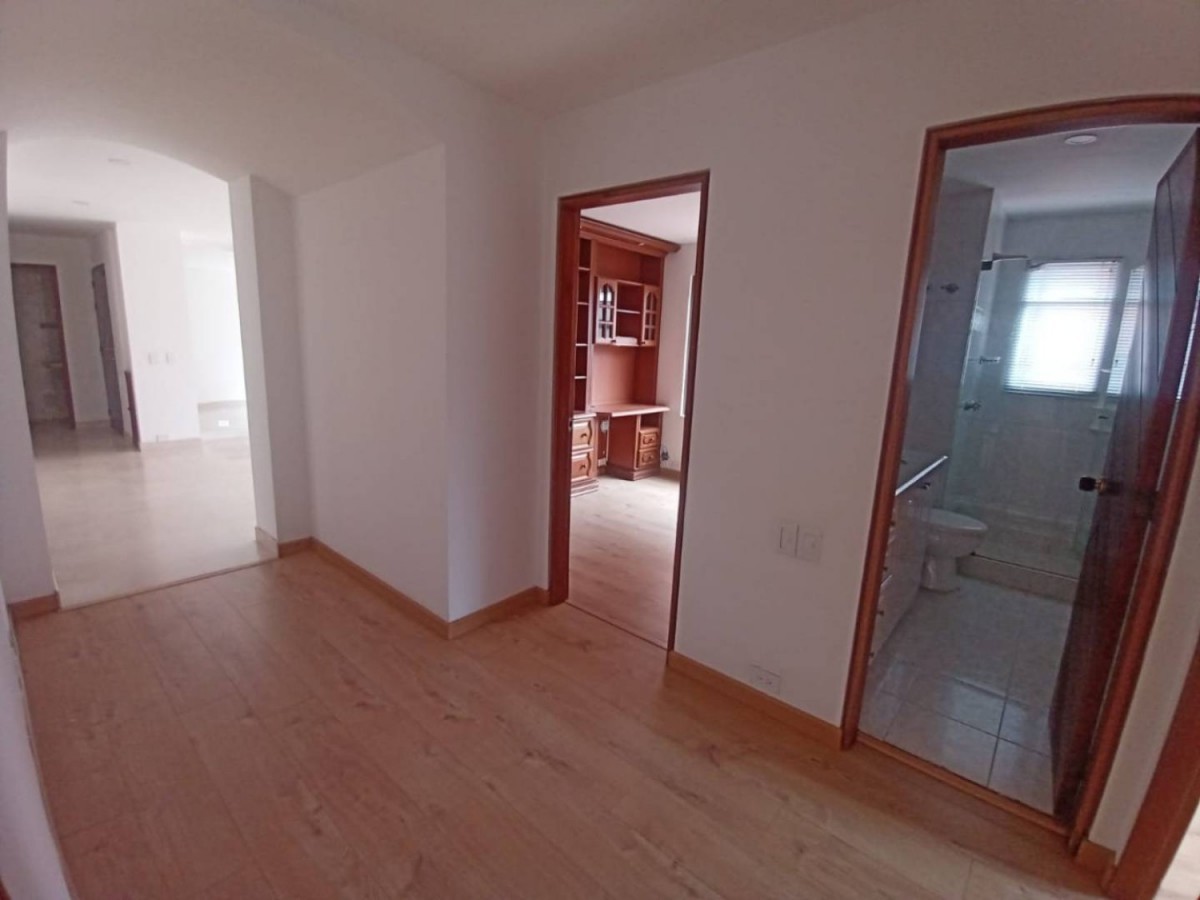 Apartamento en venta en La Carolina, Bogotá · foto 5 de 19