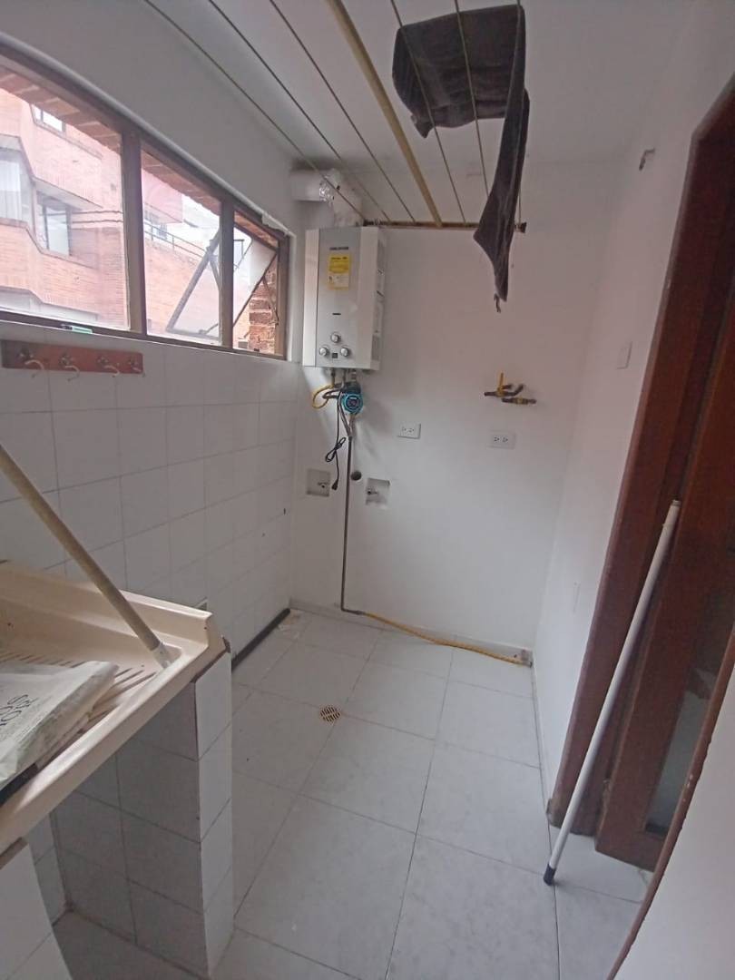Apartamento en venta en La Carolina, Bogotá · foto 13 de 19