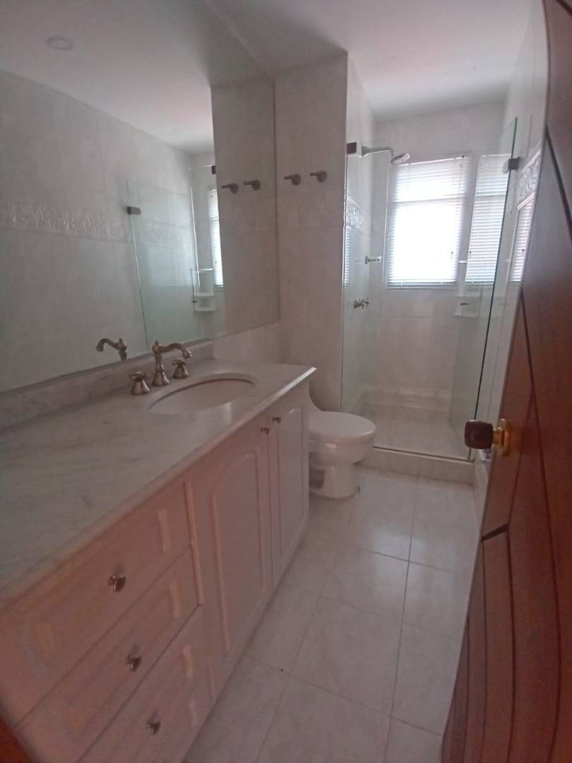 Apartamento en venta en La Carolina, Bogotá · foto 17 de 19