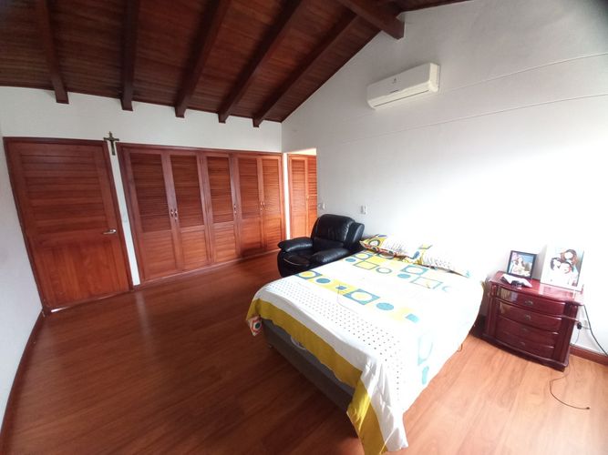 Apartamento de 3 alcobas en venta en La Pola, Ibagué, 177 m² · foto 13 de 24
