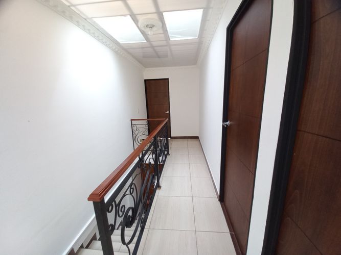 Casa de 6 alcobas en venta en Picaleña Y Mirolindo, Ibagué, 309 m² · foto 6 de 22