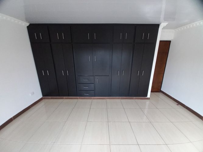 Casa de 6 alcobas en venta en Picaleña Y Mirolindo, Ibagué, 309 m² · foto 9 de 22