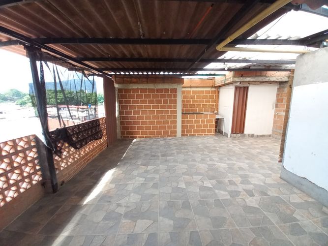Casa de 6 alcobas en venta en Picaleña Y Mirolindo, Ibagué, 309 m² · foto 21 de 22
