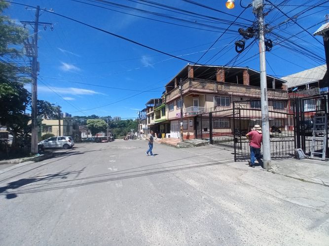 Casa de 7 alcobas en venta en Villa Cristales, Ibagué, 142 m² · foto 3 de 21