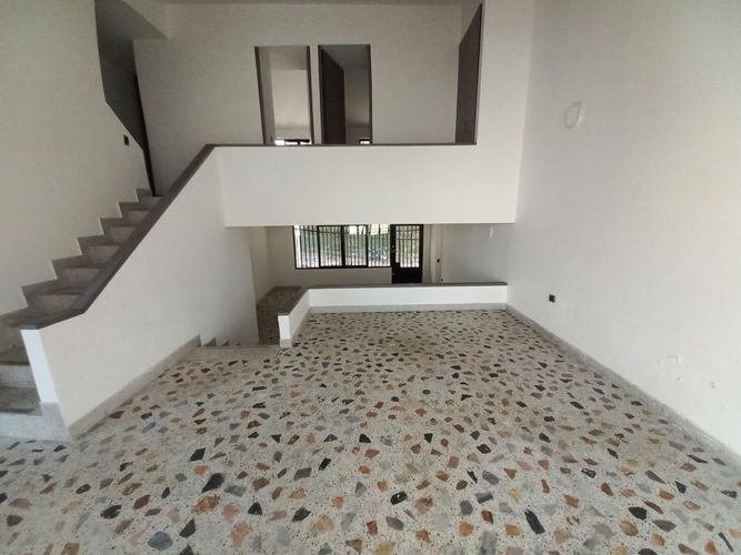 Casa de 6 alcobas en venta en Santa Helena, Ibagué, 197 m² · foto 4 de 24