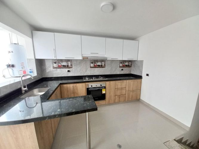 Casa de 6 alcobas en venta en Santa Helena, Ibagué, 197 m² · foto 7 de 24