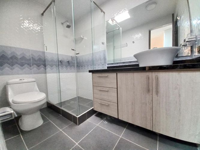 Casa de 6 alcobas en venta en Santa Helena, Ibagué, 197 m² · foto 8 de 24
