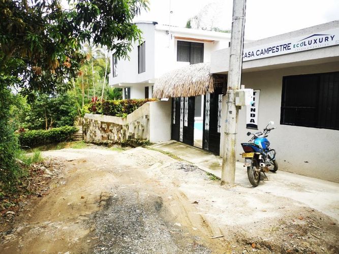Casa de 5 alcobas en venta en La Esperanza, Ibagué, 400 m² · foto 2 de 24