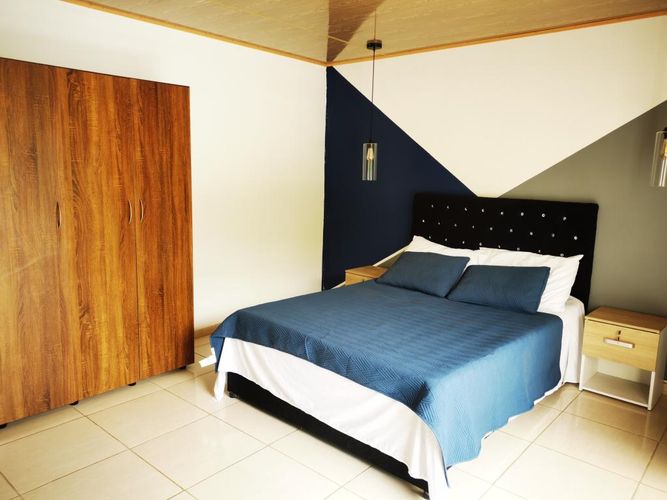 Casa de 5 alcobas en venta en La Esperanza, Ibagué, 400 m² · foto 9 de 24