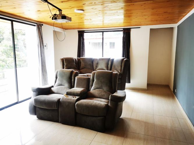 Casa de 5 alcobas en venta en La Esperanza, Ibagué, 400 m² · foto 18 de 24