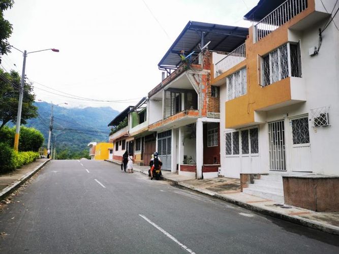 Casa de 9 alcobas en venta en Naciones Unidas, Ibagué, 307 m² · foto 2 de 22