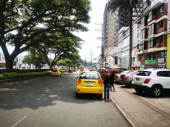 Edificio en venta en Restrepo, Ibagué, 2248 m² · foto 2 de 3
