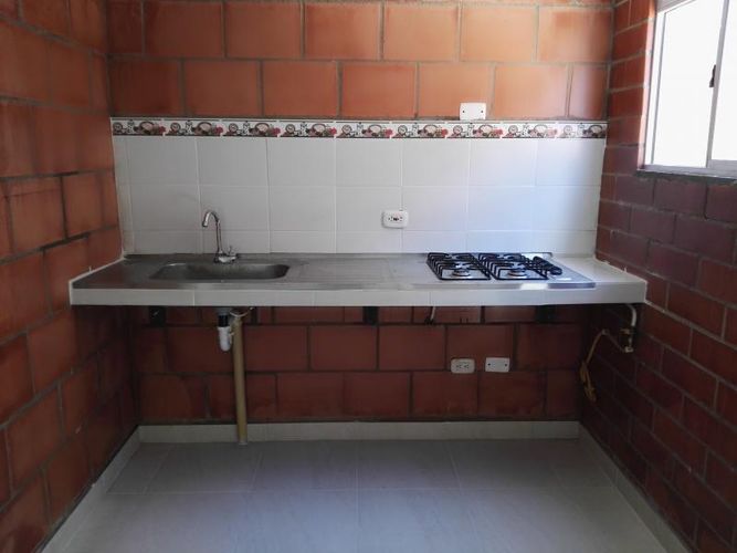 Casa de 3 alcobas en venta en San Martin, Ibagué, 70 m² · foto 2 de 19