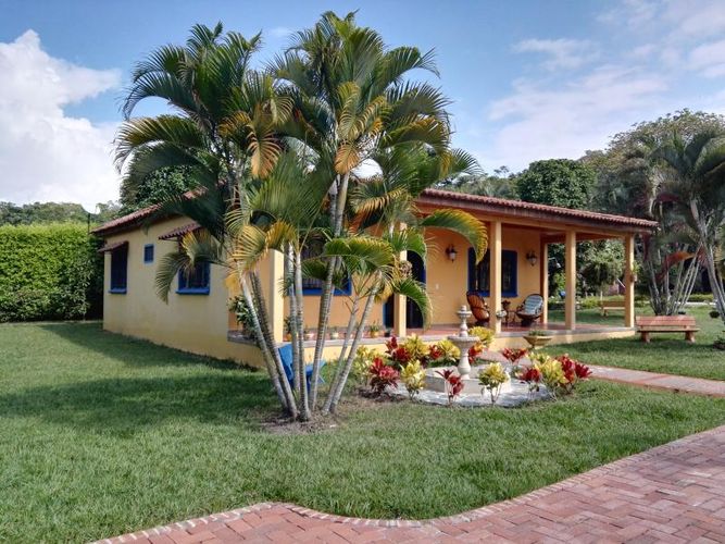 Casa de 3 alcobas en venta en San Martin, Ibagué, 360 m² · foto 2 de 20
