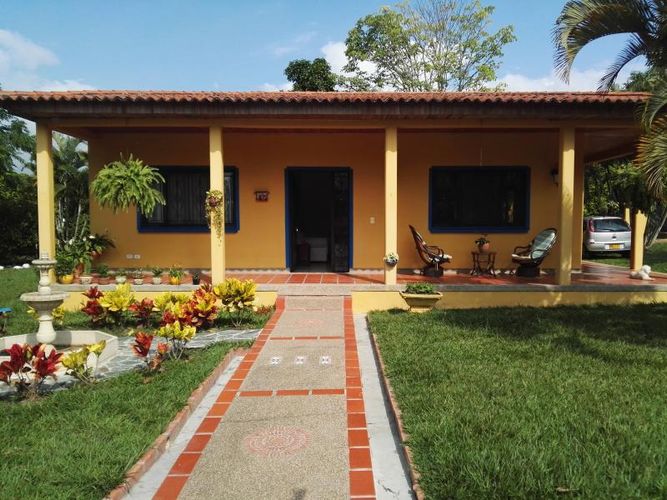 Casa de 3 alcobas en venta en San Martin, Ibagué, 360 m² · foto 3 de 20