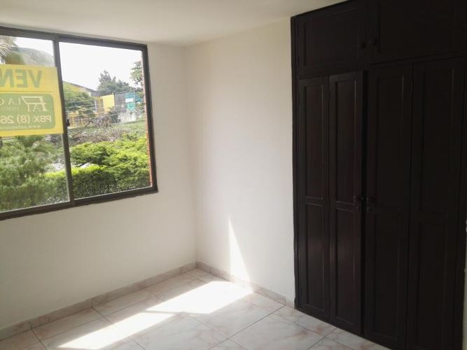 Apartamento de 3 alcobas en venta en Cr. Carabineros, Ibagué, 52 m² · foto 13 de 16