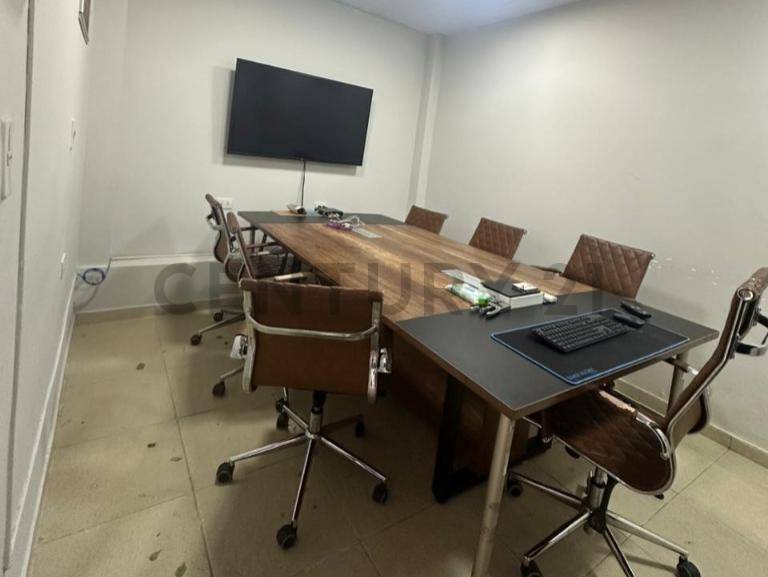 EN VENTA AMPLIA OFICINA ZONA RECOLETA — foto 2