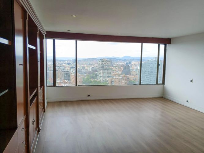 Apartamento de 4 alcobas en arriendo en Chicó Alto, Bogotá, 350 m² · foto 7 de 13