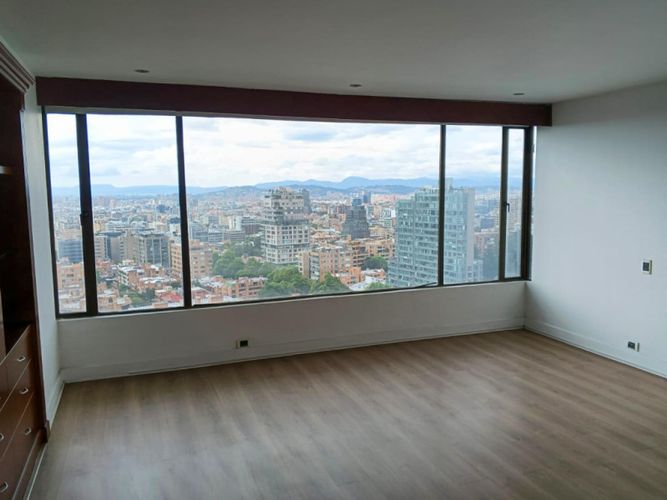 Apartamento de 4 alcobas en arriendo en Chicó Alto, Bogotá, 350 m² · foto 8 de 13
