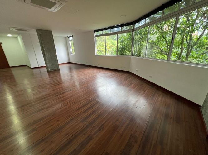 Oficina en arriendo en El Poblado, Medellín, 116 m² · foto 2 de 17
