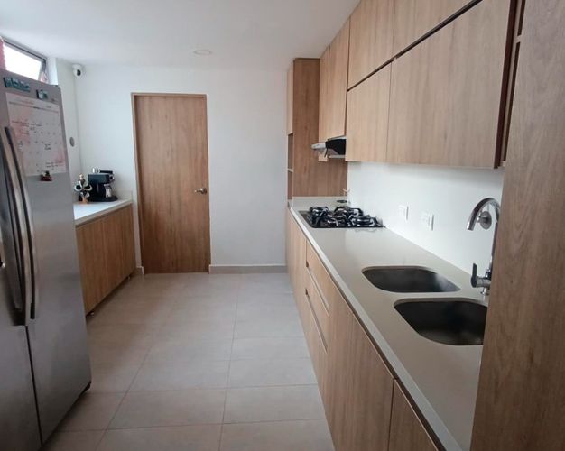 Apartamento de 3 alcobas en venta en El Poblado, Medellín, 125 m² · foto 4 de 10