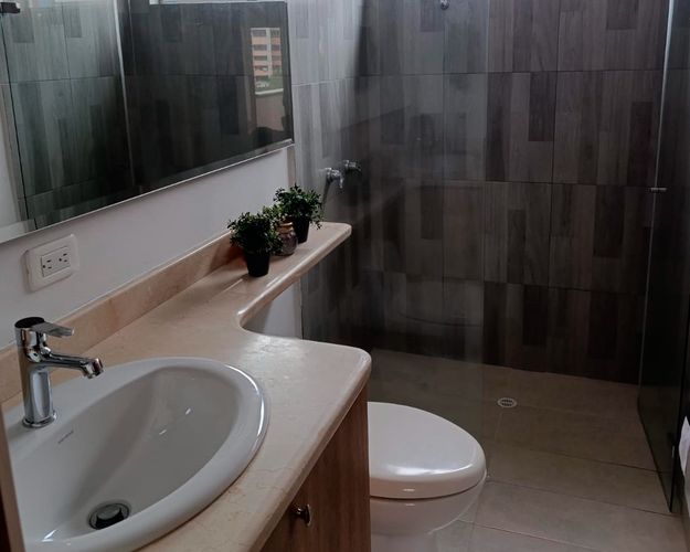 Apartamento de 3 alcobas en venta en El Poblado, Medellín, 125 m² · foto 9 de 10