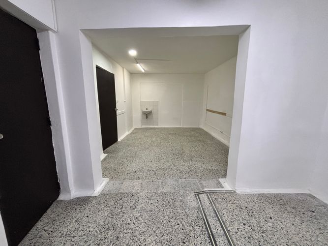 Casa de 14 alcobas en arriendo en Boston, Medellín, 250 m² · foto 4 de 13