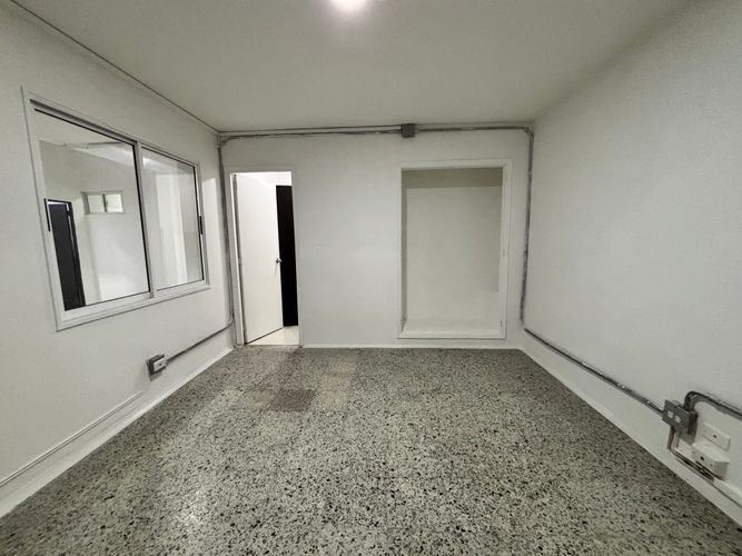 Casa de 14 alcobas en arriendo en Boston, Medellín, 250 m² · foto 9 de 13