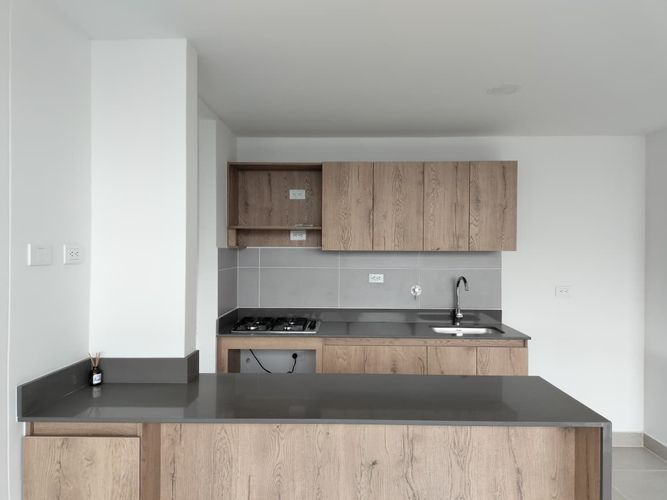 Apartamento en venta en El Poblado, Medellín · foto 3 de 15