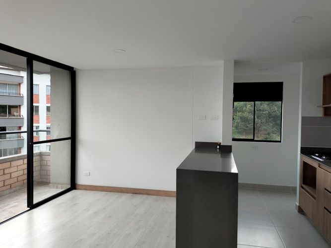 Apartamento en venta en El Poblado, Medellín · foto 2 de 15