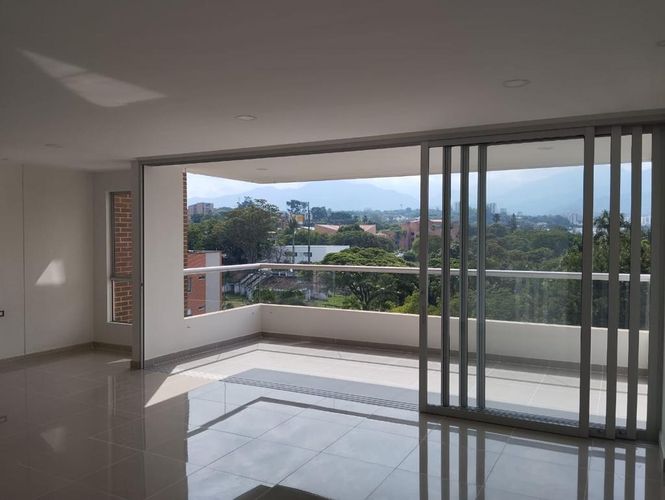 Apartamento de 3 alcobas en venta en Pance Alto, Cali, 158 m² · foto 2 de 23
