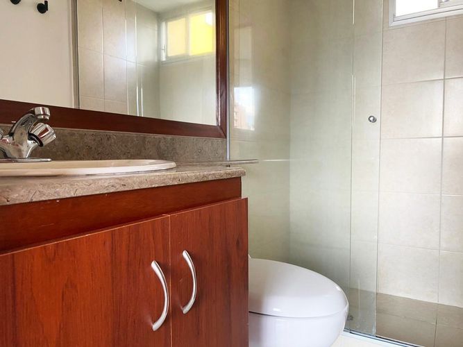 Apartamento de 2 alcobas en arriendo en El Poblado, Medellín, 86 m² · foto 12 de 13