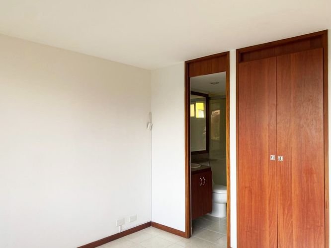 Apartamento de 2 alcobas en arriendo en El Poblado, Medellín, 86 m² · foto 3 de 13