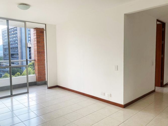 Apartamento de 2 alcobas en arriendo en El Poblado, Medellín, 86 m² · foto 2 de 13
