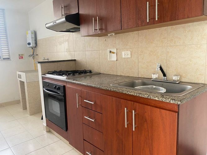 Apartamento de 2 alcobas en arriendo en El Poblado, Medellín, 86 m² · foto 8 de 13