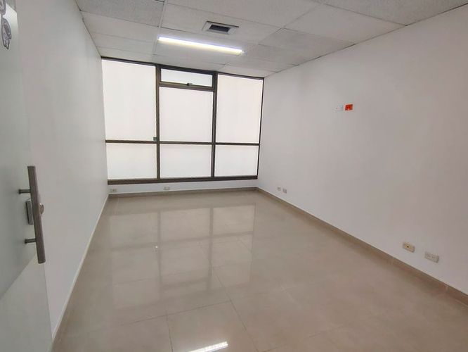 Oficina en arriendo en Patio Bonito, Medellín, 55 m² · foto 5 de 9