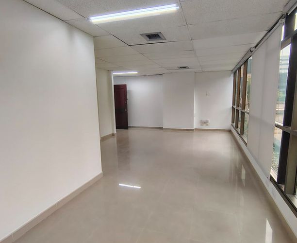Oficina en arriendo en Patio Bonito, Medellín, 55 m² · foto 6 de 9